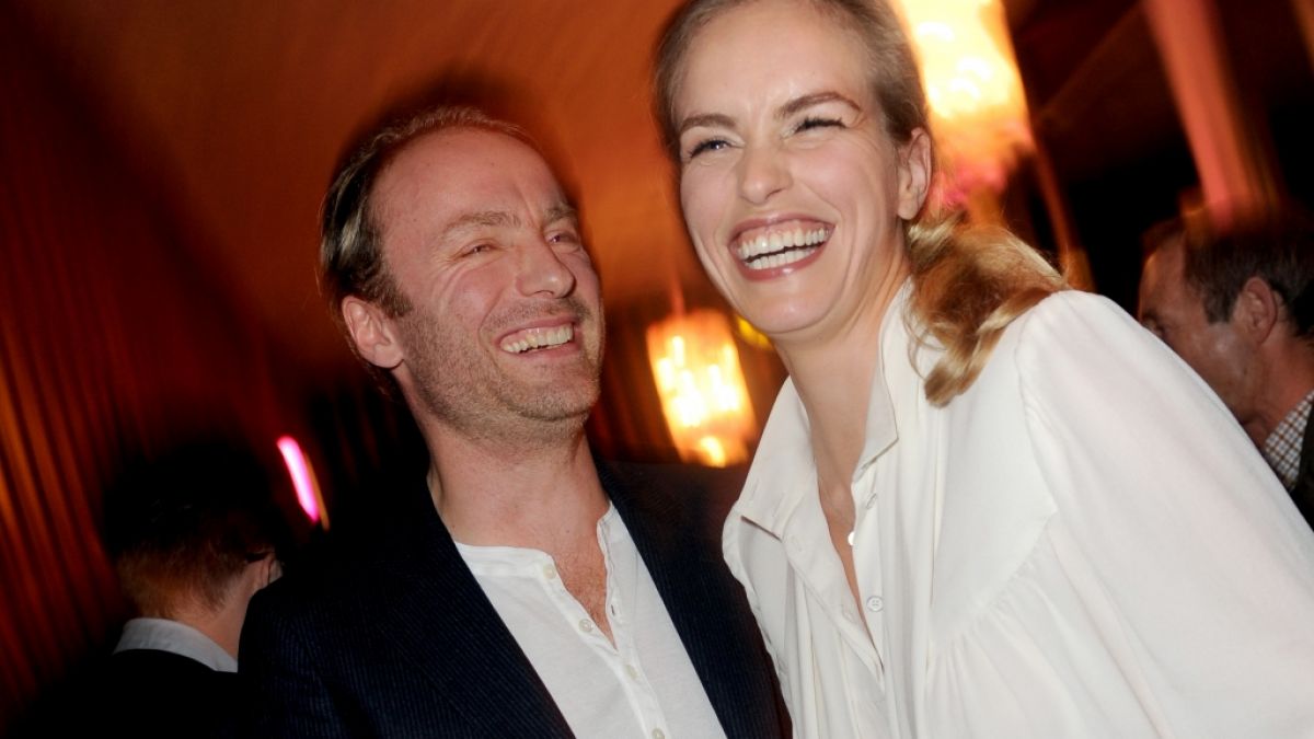 Mark Waschke und Nina Hoss bei der Premiere des Films "Fenster zum Sommer". (Foto)