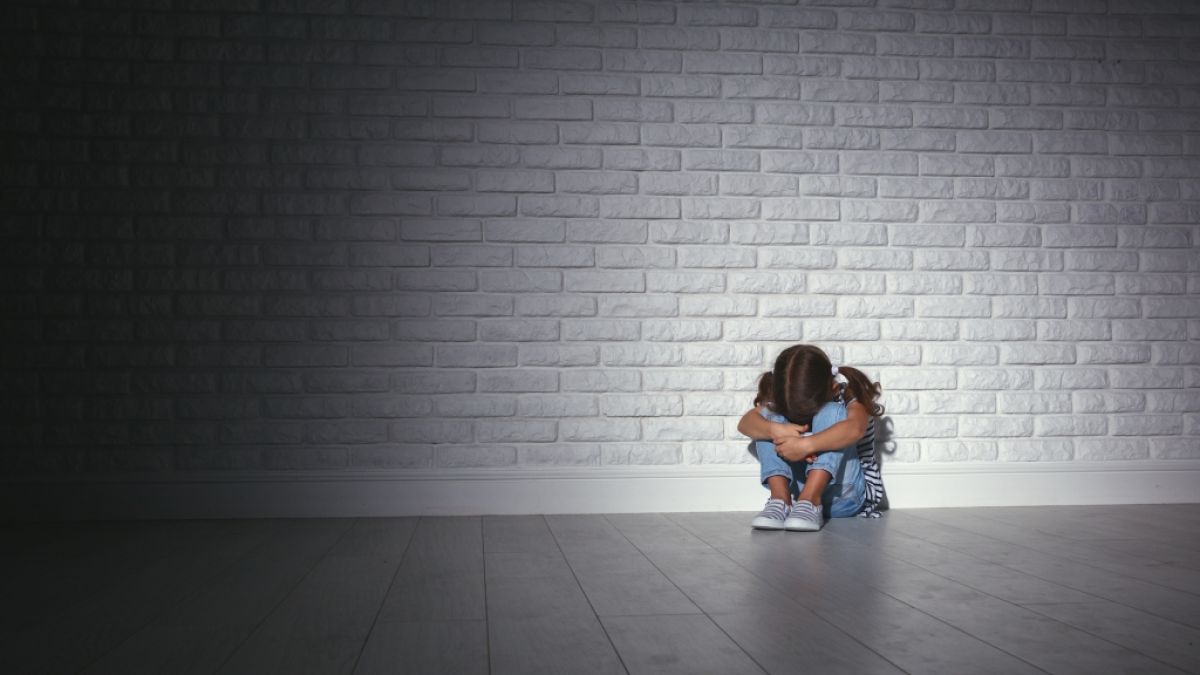 Ein neun Jahre altes Mädchen aus Italien soll mehrfach missbraucht worden sein - ihre eigenen Eltern haben angeblich die Prostitution ihrer Tochter organisiert (Symbolfoto). (Foto)