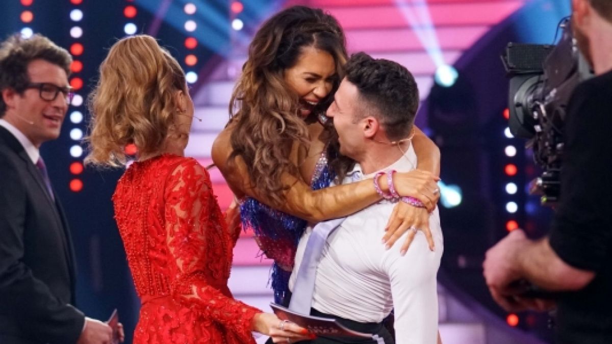 Let S Dance 2018 Jessica Paszka Fliegt Auf Robert Beitsch News De