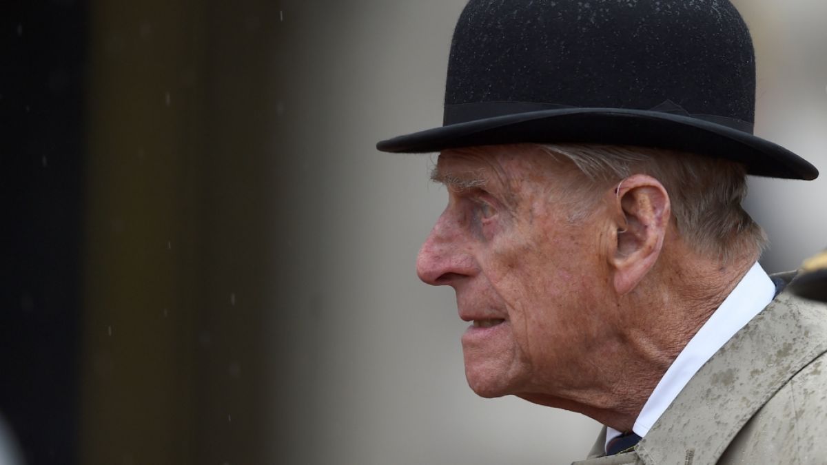 Prinz Philip, der 96 Jahre alte Ehemann von Queen Elizabeth II., muss wegen Hüft-Problemen ins Krankenhaus. (Foto)