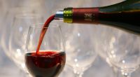Rotwein schützt vor Herzinfarkt und Herz-Kreislauf-Erkrankungen, oder?