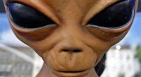 Ein Experte behauptet, dass Aliens seit Jahren mit der US-Regierung in Kontakt stehen.