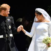 Prinz Harry und Meghan Markle vor der Kirche. Prinz Harry und Meghan Markle vor der Kirche.