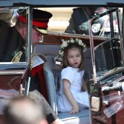 Prinzessin Charlotte im Auto mit ihrem Vater Prinz William. Prinzessin Charlotte im Auto mit ihrem Vater Prinz William.