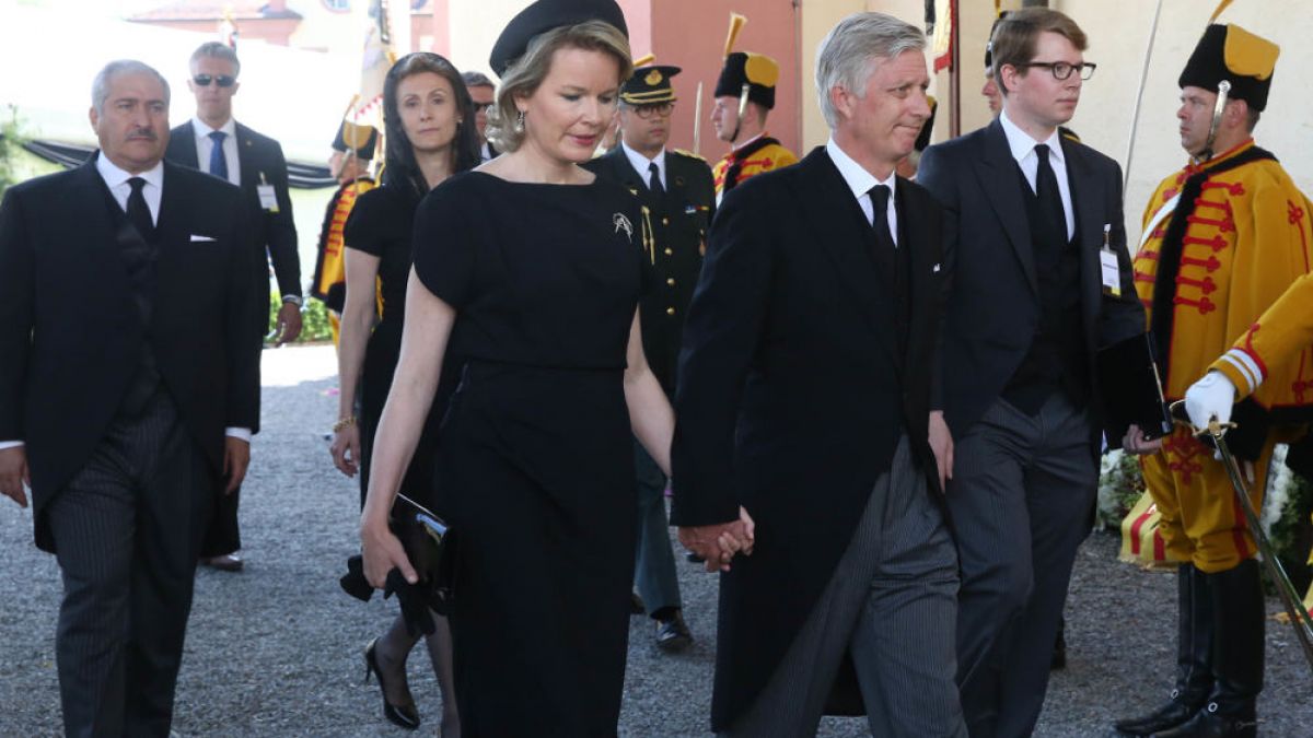 König Philipp und Königin Mathilde von Belgien erweisen dem Herzog die letzte Ehre. (Foto)