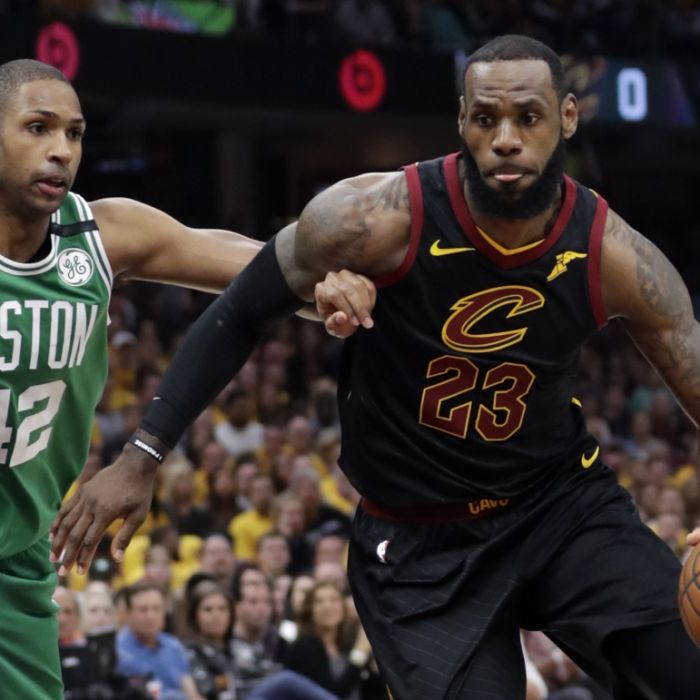 Golden State Warriors verteidigen NBA-Titel: 4:0 gegen LeBron James Golden State Warriors verteidigen NBA-Titel: 4:0 gegen LeBron James (Foto)