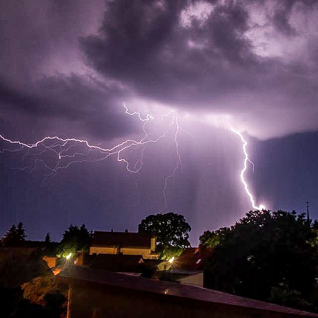 Vorsicht Gewitter! HIER kracht's ordentlich Vorsicht Gewitter! HIER kracht's ordentlich (Foto)
