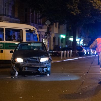 Dreiste Diebe auf der Flucht töten Radlerin - Verdächtiger stirbt in Klinik Dreiste Diebe auf der Flucht töten Radlerin - Verdächtiger stirbt in Klinik (Foto)