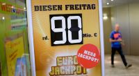 Am 08.06.2018 ist der Eurojackpot mit 90 Millionen Euro gefüllt - doch eine Lottospielerin hat bereits die richtigen Zahlen getippt und gewonnen.