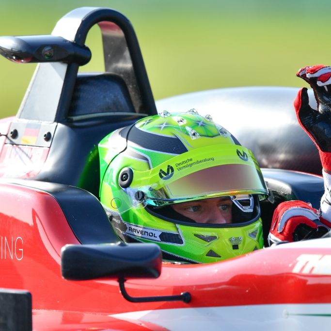 DIESE Video-Botschaft löst Verwirrung um Schumi auf DIESE Video-Botschaft löst Verwirrung um Schumi auf (Foto)
