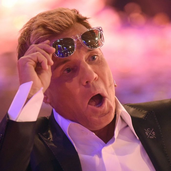 Das gab's noch nie! Pop-Titan postet Bild seiner Freundin Carina! Das gab's noch nie! Pop-Titan postet Bild seiner Freundin Carina! (Foto)
