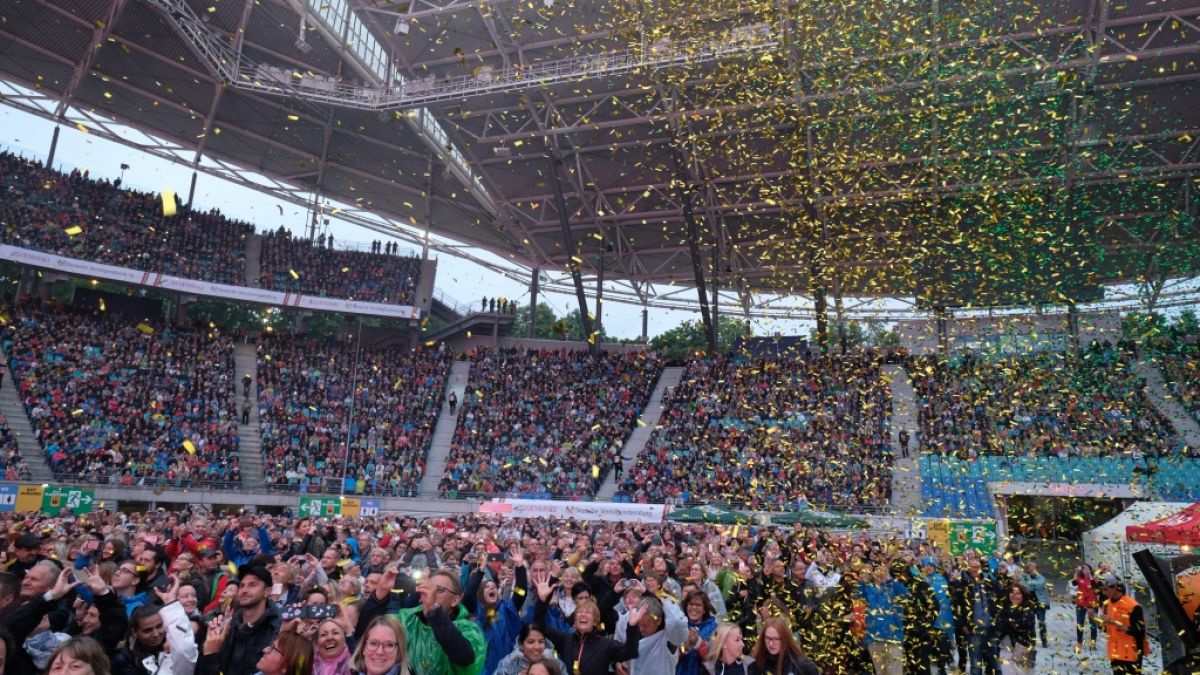 40.000 Helene-Fans feierten mit der Schlagersängerin trotz Regen eine Sommerparty in der Red-Bull-Arena Leipzig.  (Foto)