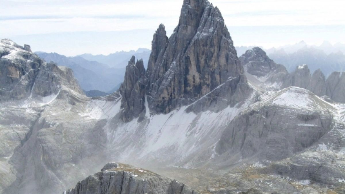 Ein 47 Jahre alter Mann ist in den Dolomiten beim Basejumping tödlich verunglückt (Symbolfoto). (Foto)