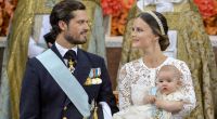 Prinz Carl Philip mit Prinzessin Sofia von Schweden und ihrem ersten gemeinsamen Sohn Prinz Alexander.