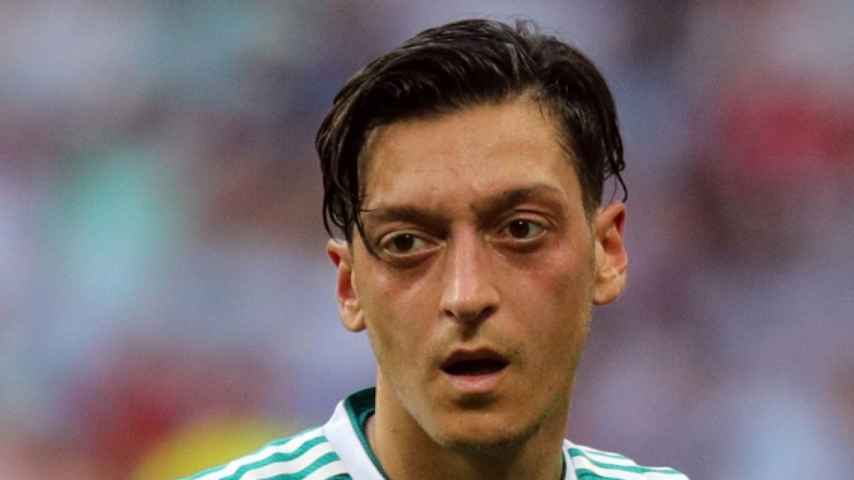 Mesut Özil sorgt nach dem WM-Aus schon wieder für Negativ-Schlagzeilen. (Foto)
