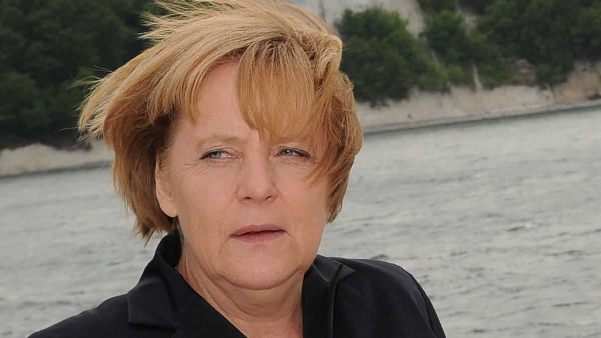 Angela Merkel Bei Udo Walz Kanzlerinnen Frisur Er Ubernimmt Die
