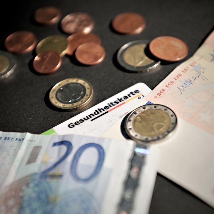 SPD will Krankenkassenbeiträge für DIESE Rentner senken SPD will Krankenkassenbeiträge für DIESE Rentner senken (Foto)