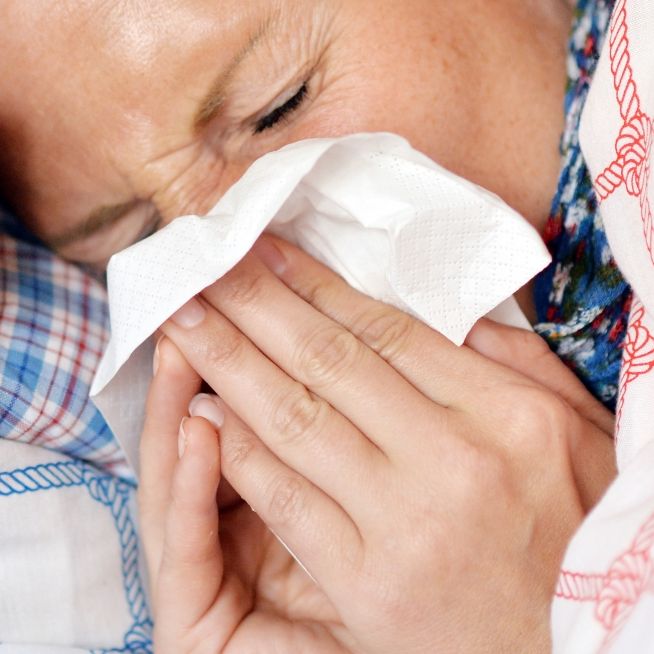 Schnupfen trotz 30 Grad! DIESE Symptomen sollten Sie ernst nehmen Schnupfen trotz 30 Grad! DIESE Symptomen sollten Sie ernst nehmen (Foto)
