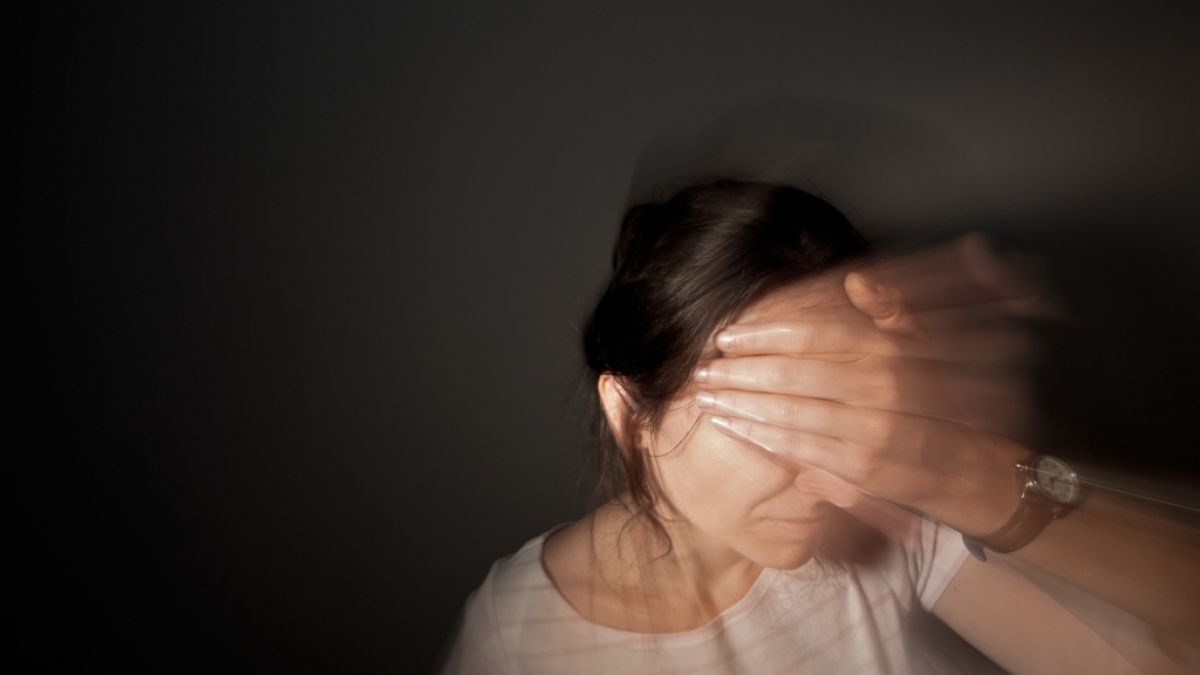 Eine Frau aus den USA leidet unter chronischen Schmerzen (Symbolbild). (Foto)
