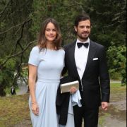 Carl Philip, Prinz von Schweden, und seine Frau Sofia kommen zur Hochzeit von Konstantin von Bayern und Deniz Kaya. Carl Philip, Prinz von Schweden, und seine Frau Sofia kommen zur Hochzeit von Konstantin von Bayern und Deniz Kaya.