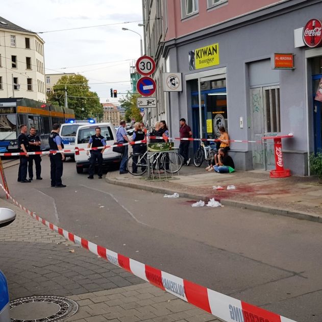 17-Jähriger an Imbiss niedergestochen - Täter ist flüchtig 17-Jähriger an Imbiss niedergestochen - Täter ist flüchtig (Foto)