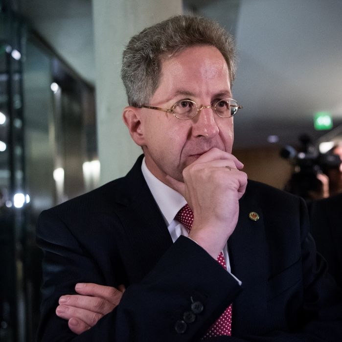 Saftige Gehaltserhöhung! So viel kassiert Maaßen als Staatssekretär Saftige Gehaltserhöhung! So viel kassiert Maaßen als Staatssekretär (Foto)