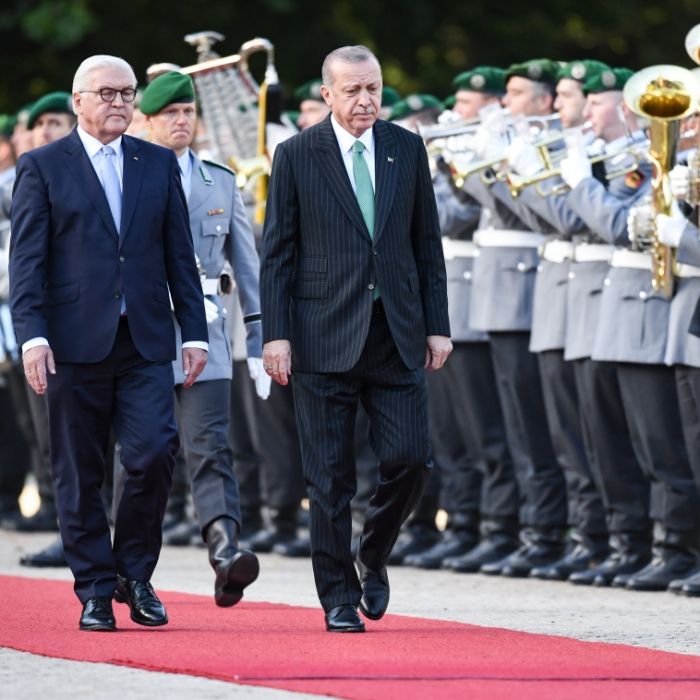 So skrupellos riss er die Macht an sich So skrupellos riss er die Macht an sich (Foto)