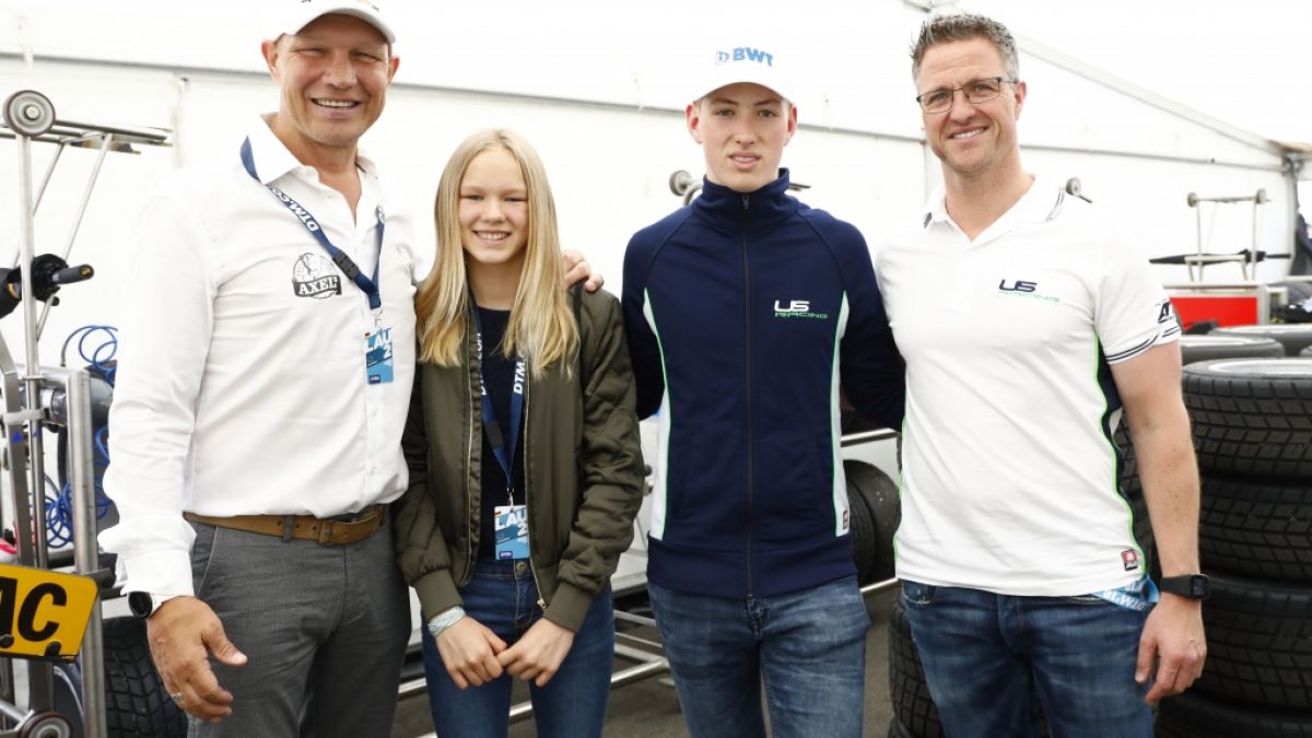 David Schumacher - hier mit seinem Vater Ralf Schumacher sowie Box-Legende Axel Schulz nebst Tochter Pauline - peilt eine Karriere in der Formel 3 an und führt damit die Familientradition fort. (Foto)