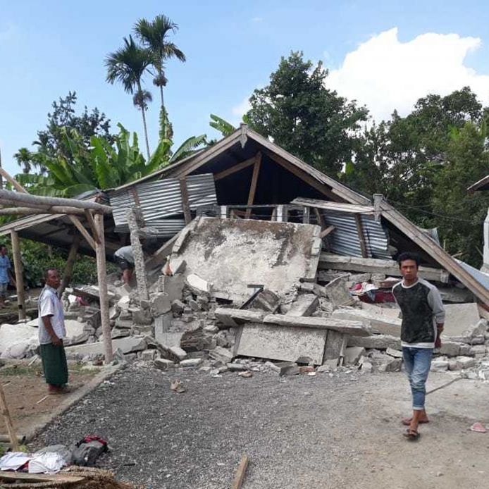 Mehr als 1600 Tote nach Tsunami, Erdbeben und Erdloch Mehr als 1600 Tote nach Tsunami, Erdbeben und Erdloch (Foto)