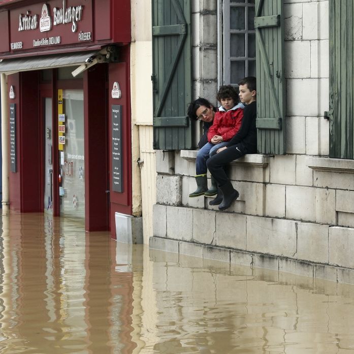 Frankreich versinkt im Hochwasser - mindestens 11 Tote!