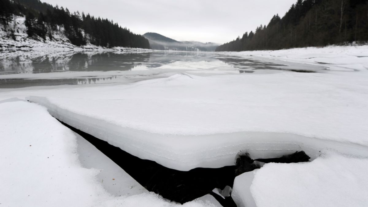 Wenn sich die Erde weiter rapide erwärmt, können gefährliche Krankheiten aus dem Eis auftauchen. (Foto)