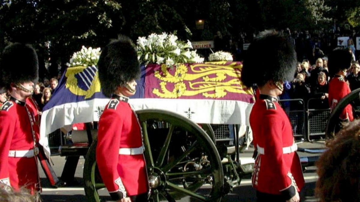 Der Todesfall von Lady Diana erschütterte die Royals und Fans auf der ganzen Welt. (Foto)