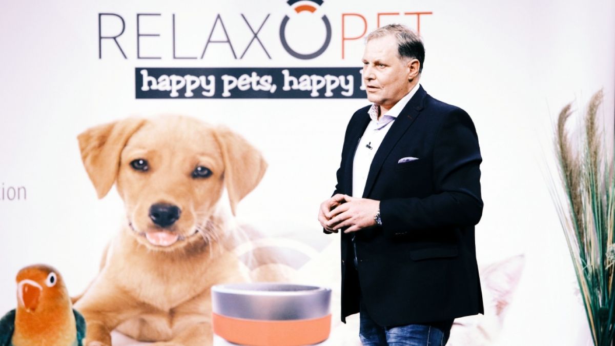 Frank Bendix aus Meschede präsentiert mit RelaxoPet ein Klangwellengerät zur Enstspannung von Tieren. Er erhofft sich ein Investment von 100.000 Euro für 10 Prozent der Anteile an seinem Unternehmen.. (Foto)