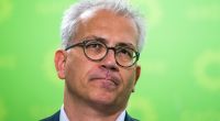 Tarek Al-Wazir, Spitzenkandidat von Bündnis90/Die Grünen, hofft, dass seine Partei bei der Landtagswahl wie in Bayern auch im hessischen Landtag stark zulegt.