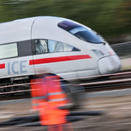ICE-Strecke bei Nürnberg manipuliert - Drohschreiben gefunden ICE-Strecke bei Nürnberg manipuliert - Drohschreiben gefunden (Foto)