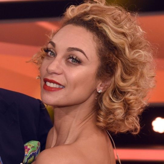 Verführerisch! HIER zeigt die Becker-Ex ihre sexy Kurven Verführerisch! HIER zeigt die Becker-Ex ihre sexy Kurven (Foto)