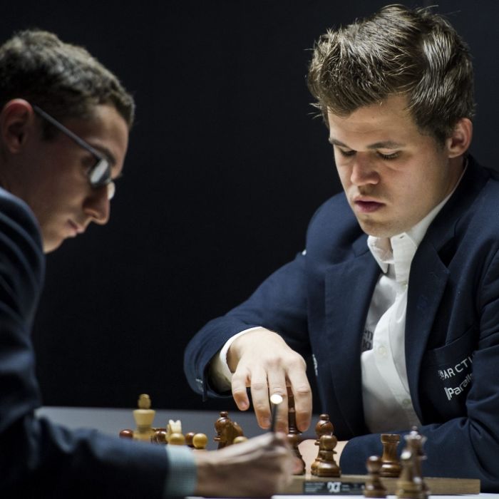 Nervendrama im Finale! Magnus Carlsen bleibt Schach-Weltmeister (Foto)