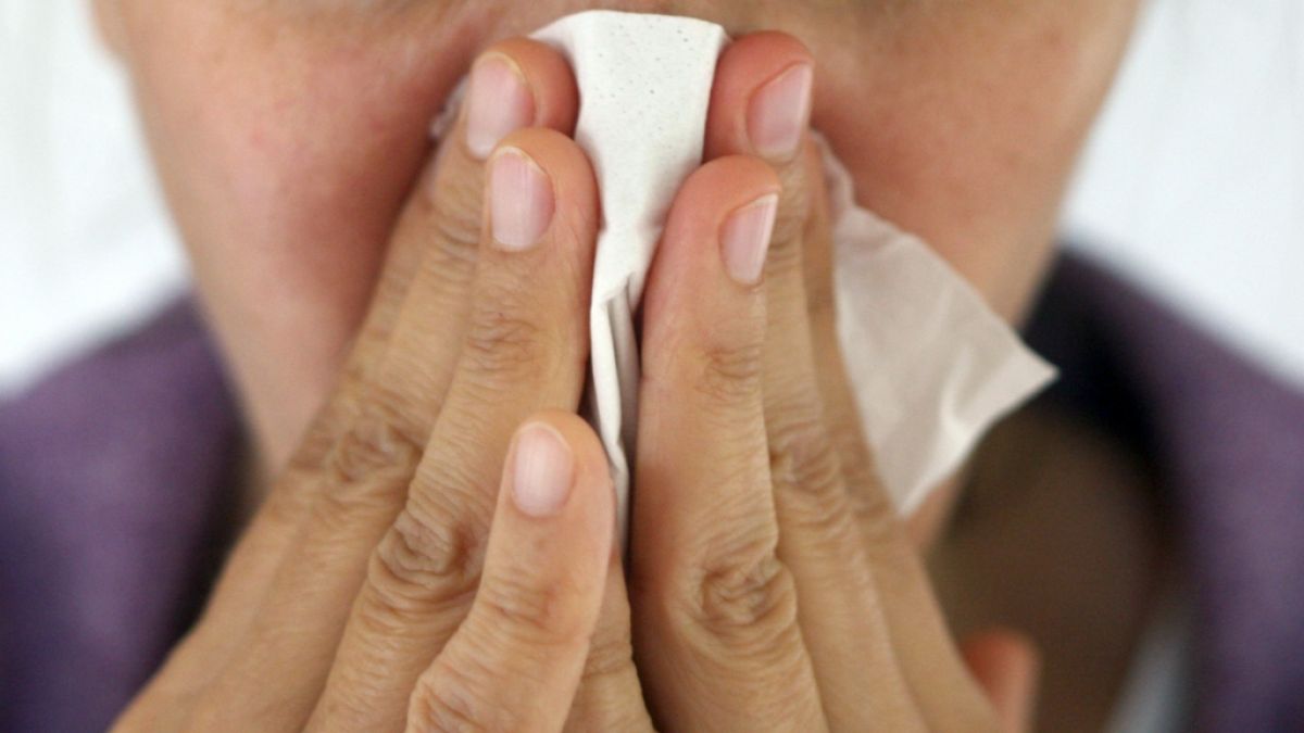 Was ein Mann aus den USA für lästigen Schnupfen hielt, entpuppte sich als wahre Horrordiagnose: Dem Patienten floss Hirnflüssigkeit aus der Nase! (Symbolfoto) (Foto)