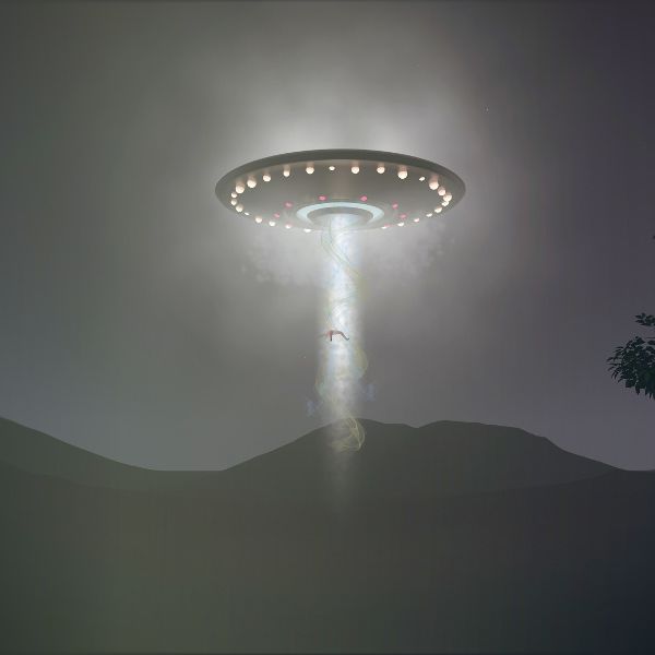 Video-Beweis! HIER tankt ein Ufo mitten im Gewitter auf