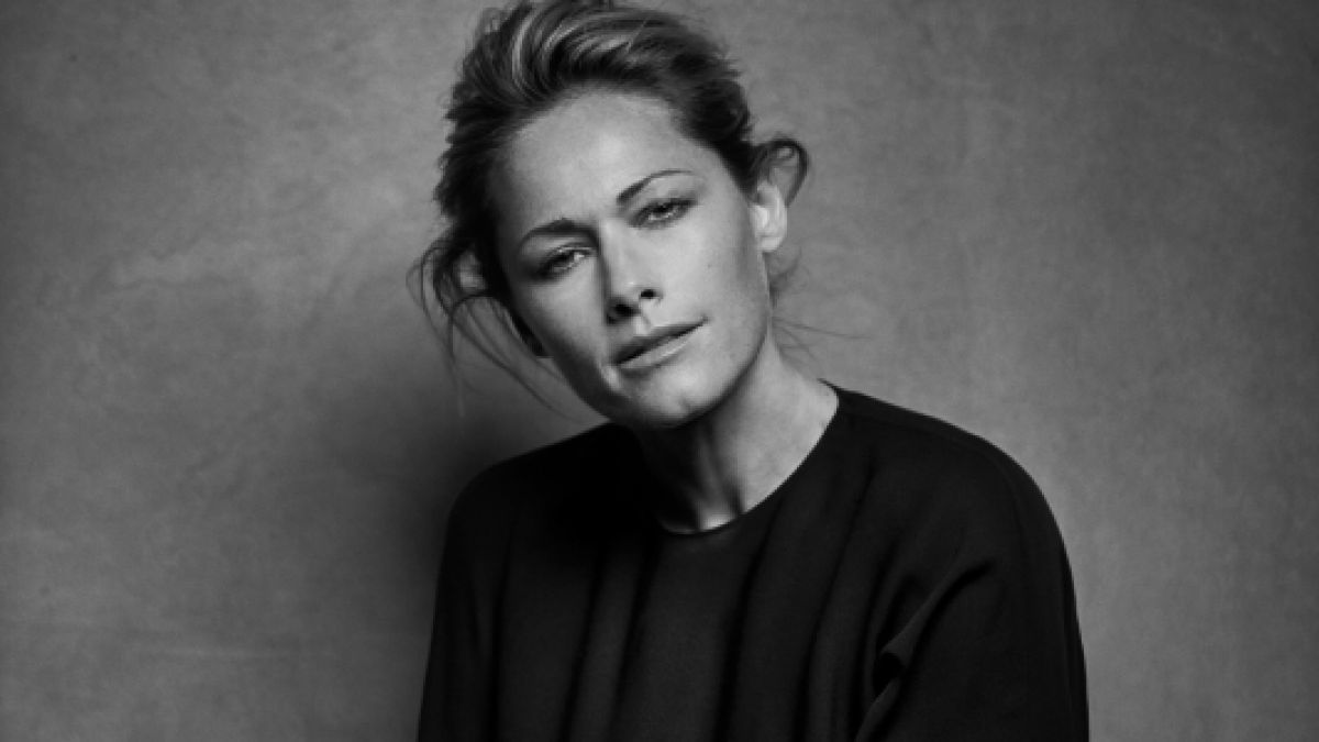 Helene Fischer wurde von Starfotograf Peter Lindbergh für die "Vogue" in schwarz-weiß abgelichtet. (Foto)