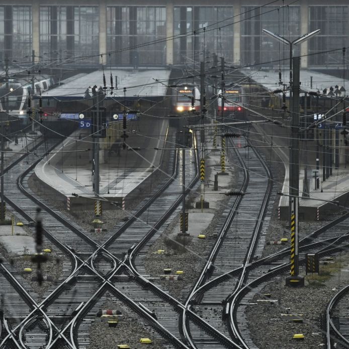 Weiter Zugausfälle und Verspätungen im Fernverkehr Weiter Zugausfälle und Verspätungen im Fernverkehr (Foto)