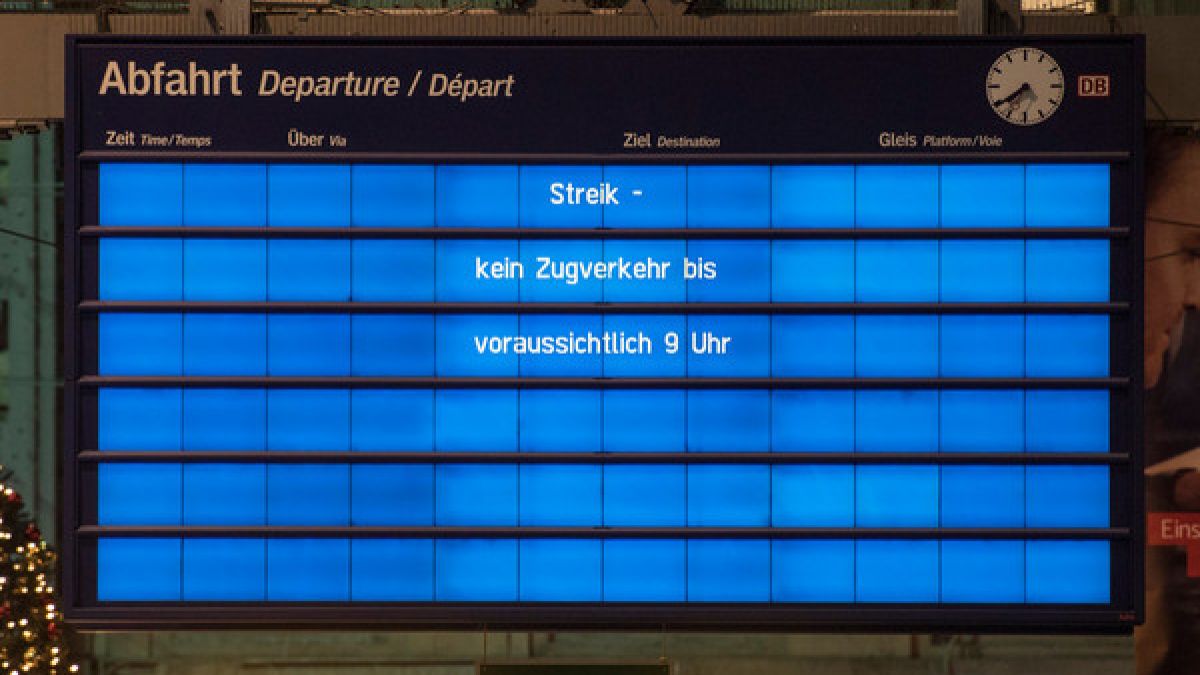 Trübe Aussichten für Bahnreisende: Ab Montag (27.03.2023) wird unter anderem bei der Deutschen Bah gestreikt. (Foto)