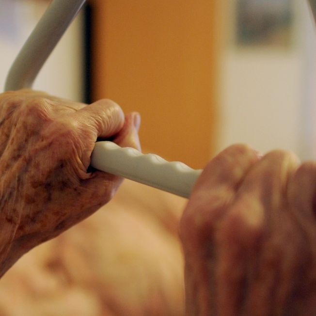 Altersheim lässt Opa (84) die Genitalien verrotten