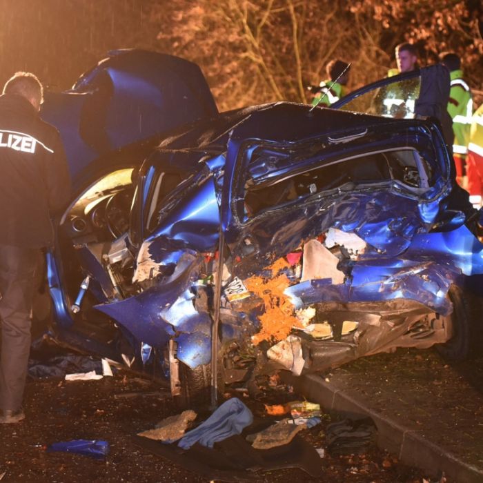 18-Jähriger ohne Führerschen rast Frau (39) auf Parkplatz tot 18-Jähriger ohne Führerschen rast Frau (39) auf Parkplatz tot (Foto)