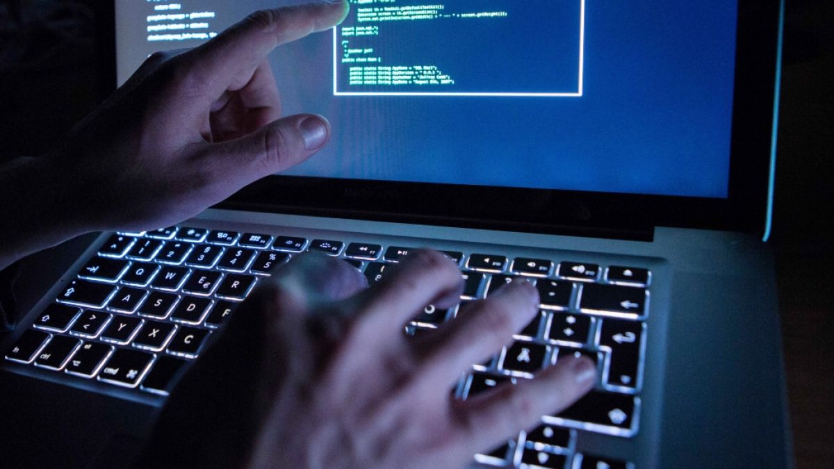Alle Parteien außer AfD betroffen: Bei einem Hacker-Angriff wurden vertrauliche Daten von deutschen Politikern ins Netz gestellt. (Foto)