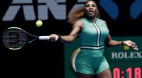 US-Tennis-Star Serena Williams trägt zu ihrem Einteiler Kompressionsstrümpfe.