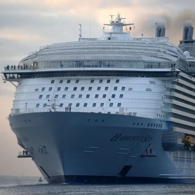 Tödlicher Unfall! Jugendlicher (16) stürzt von Kreuzfahrtschiff Tödlicher Unfall! Jugendlicher (16) stürzt von Kreuzfahrtschiff (Foto)