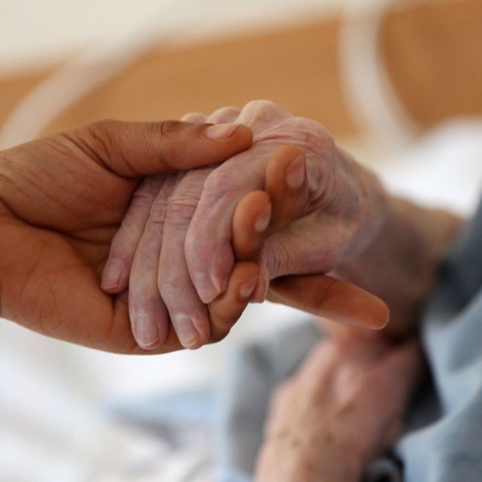 Pflege-Notstand! Jetzt sollen auch Beamte und Privatversicherte zahlen Pflege-Notstand! Jetzt sollen auch Beamte und Privatversicherte zahlen (Foto)