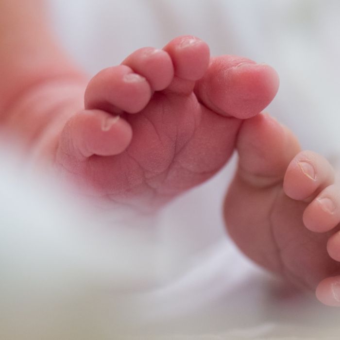 Eltern begraben "besessenes" Baby bei lebendigem Leib Eltern begraben "besessenes" Baby bei lebendigem Leib (Foto)