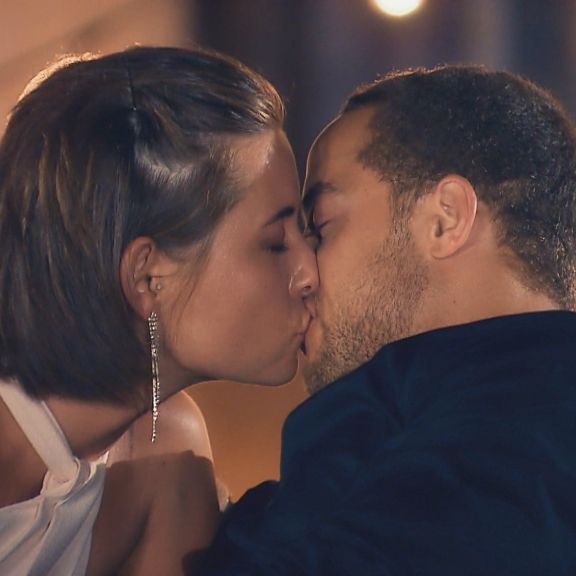 1. Kuss und Tränen-Drama! Wer ist raus in Folge 4? 1. Kuss und Tränen-Drama! Wer ist raus in Folge 4? (Foto)